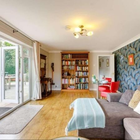 The Nook Located In A Beautiful Garden Setting With Parking Villa Stratford-upon-Avon Bagian luar foto