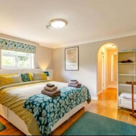 The Nook Located In A Beautiful Garden Setting With Parking Villa Stratford-upon-Avon Bagian luar foto