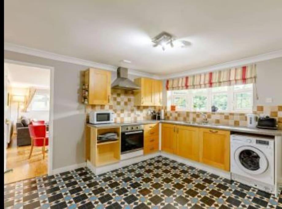 The Nook Located In A Beautiful Garden Setting With Parking Villa Stratford-upon-Avon Bagian luar foto