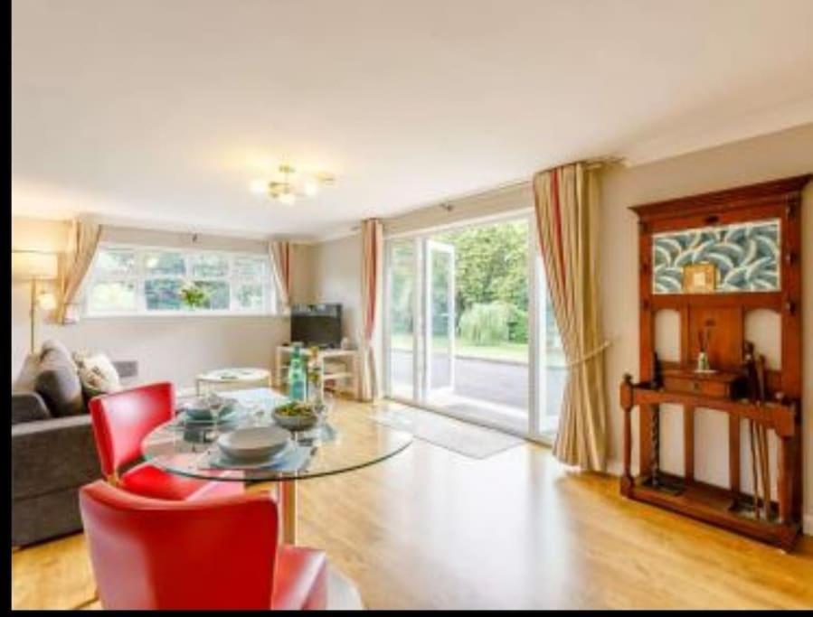 The Nook Located In A Beautiful Garden Setting With Parking Villa Stratford-upon-Avon Bagian luar foto